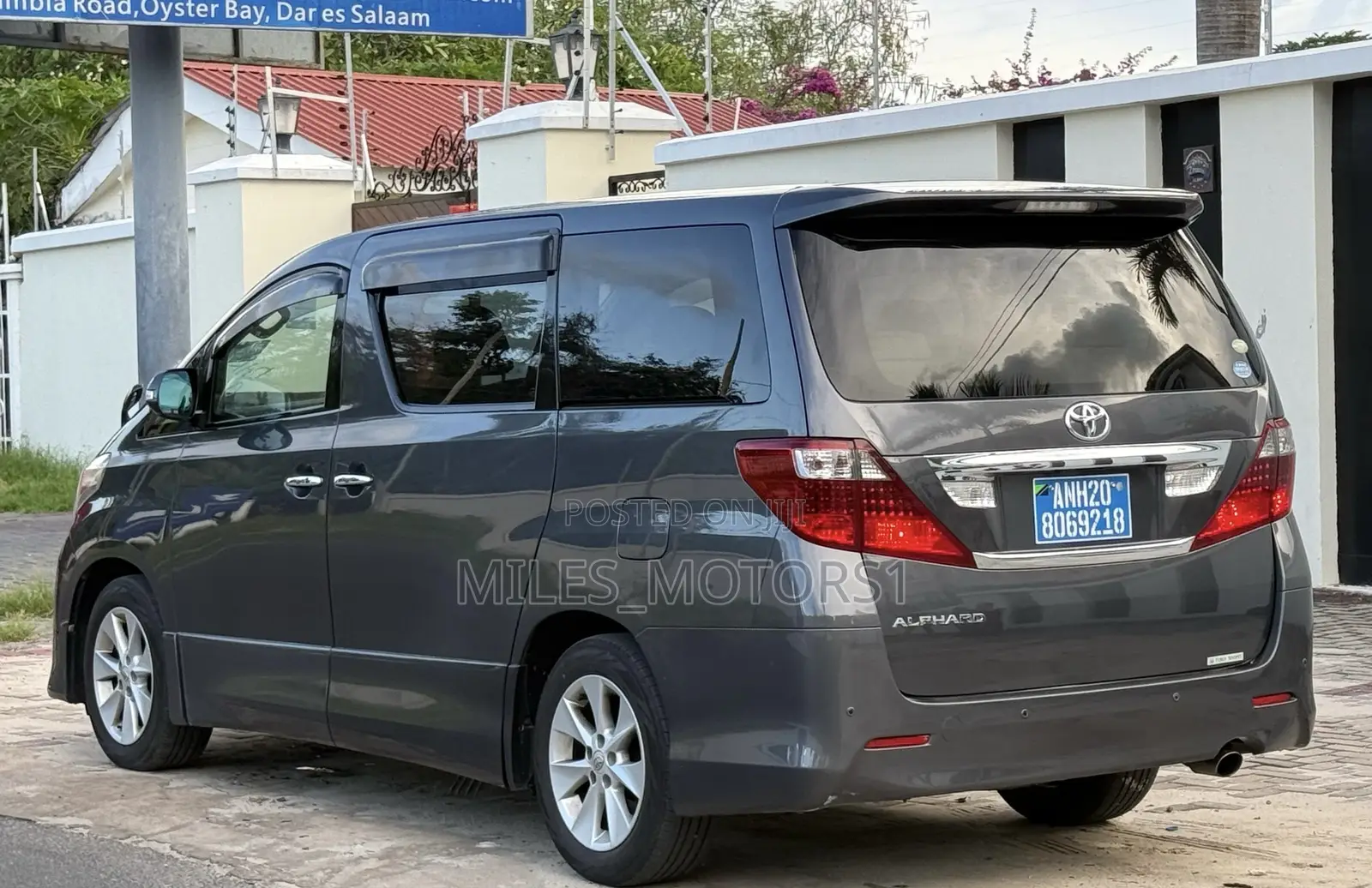 Toyota Vellfire 2010 Gray