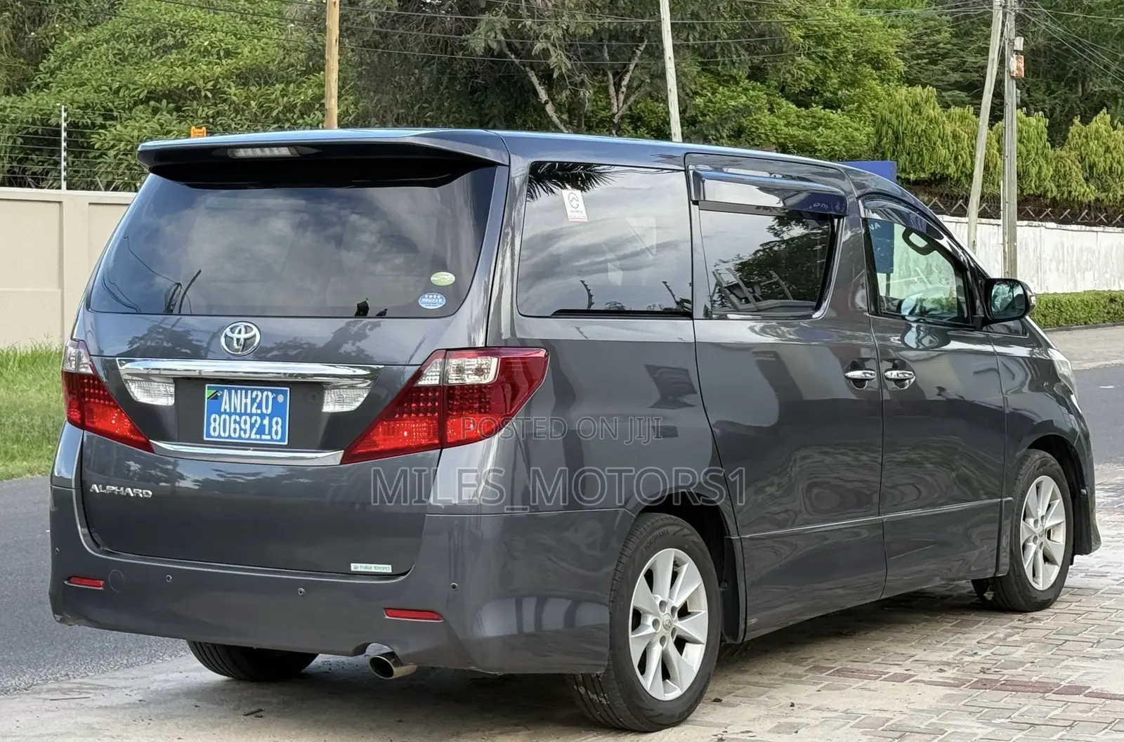 Toyota Vellfire 2010 Gray