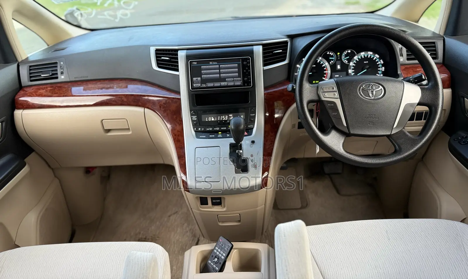 Toyota Vellfire 2010 Gray