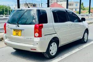 Toyota Raum 2005 Silver