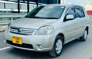 Toyota Raum 2005 Silver