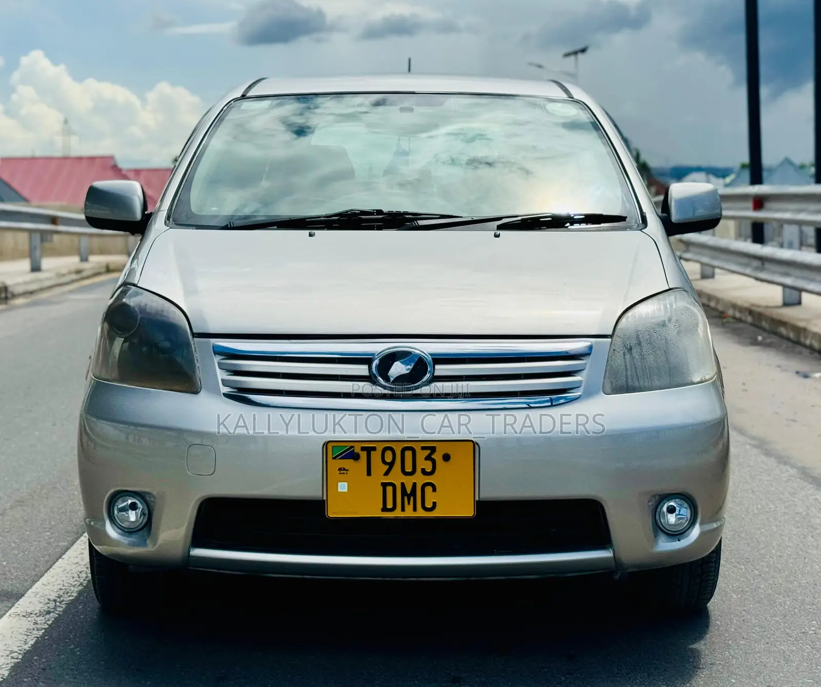 Toyota Raum 2005 Silver