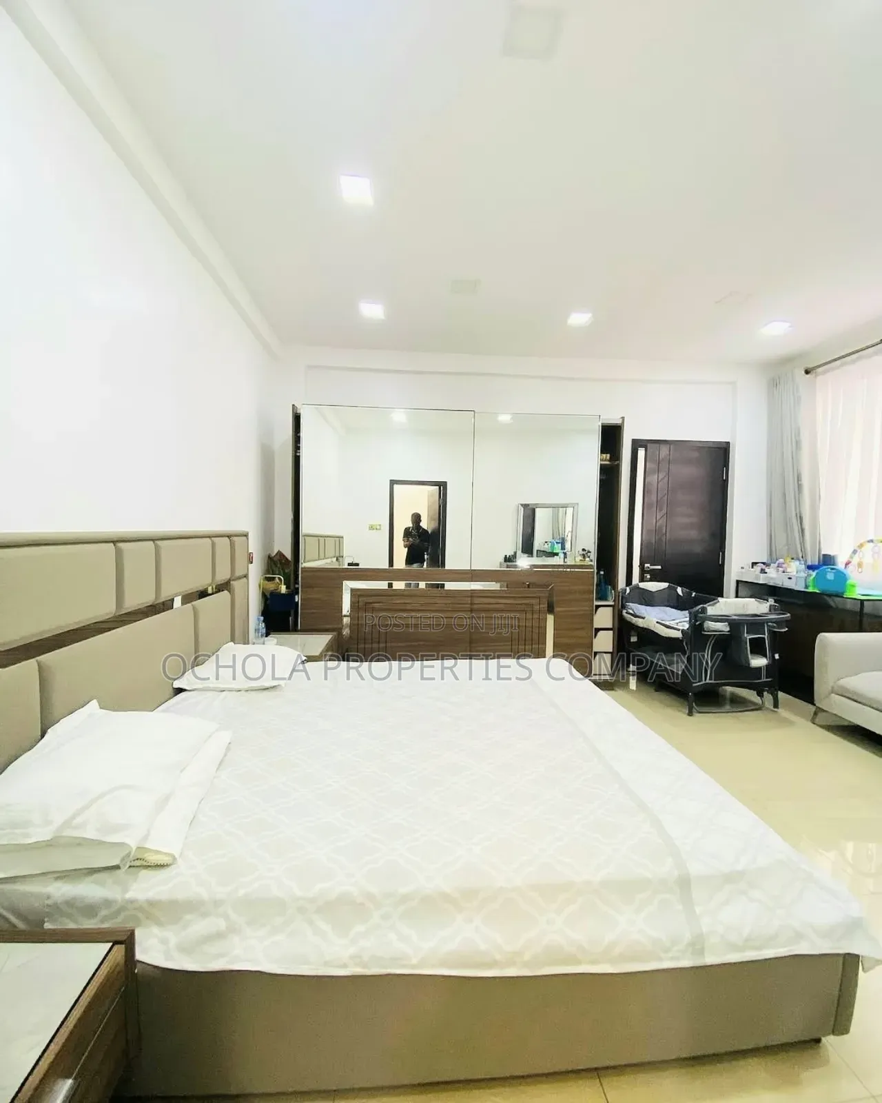 Furnished 3bdrm Penthouse in Upanga East for rent