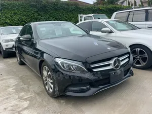 Mercedes-Benz C200 2016 Black