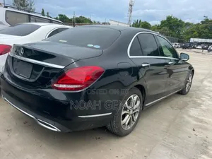 Mercedes-Benz C200 2016 Black