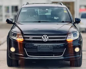 Photo - Volkswagen Tiguan 2012 Black