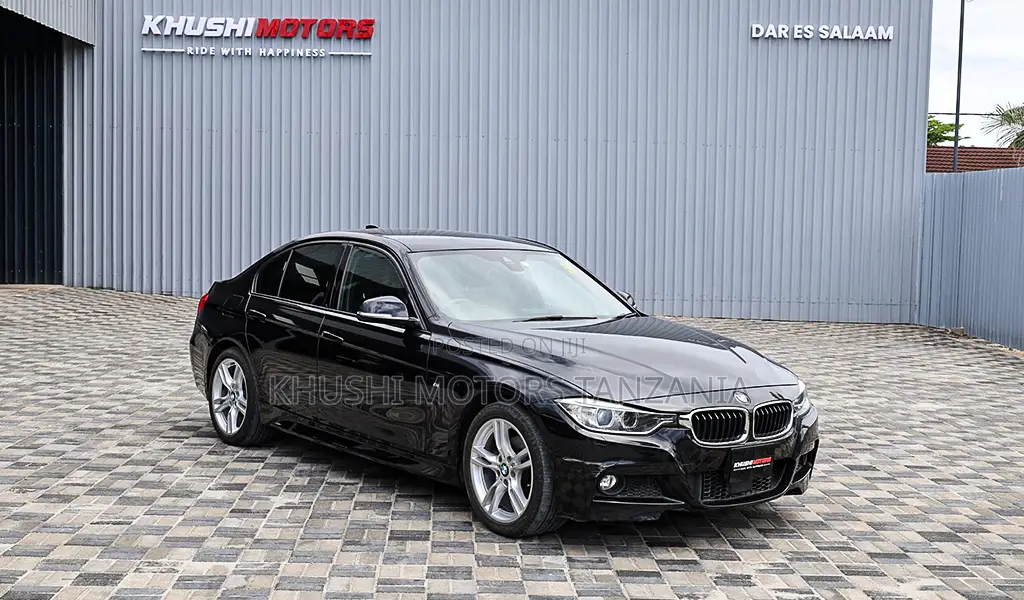 BMW 320i 2015 Black