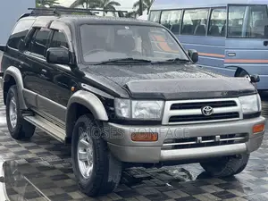 Photo - Toyota Hilux Surf 2003 Black