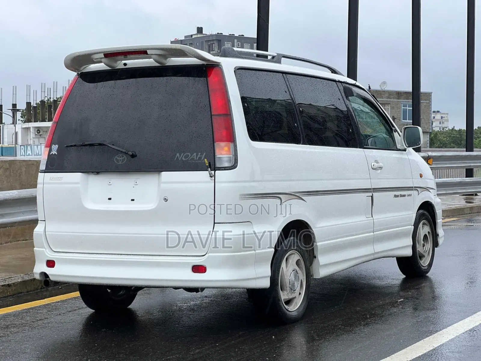 Toyota TownAce Noah 2000 Pearl