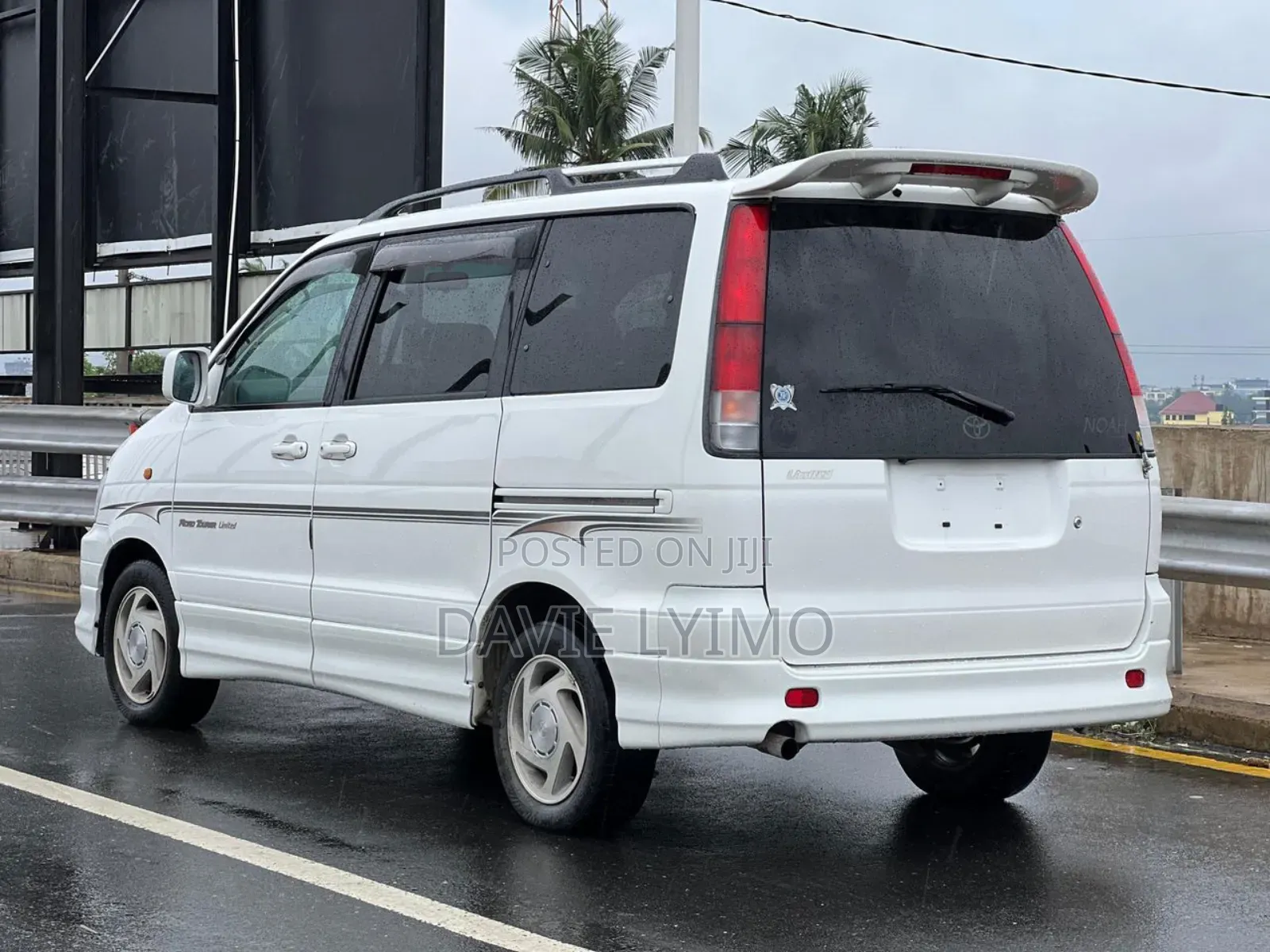 Toyota TownAce Noah 2000 Pearl