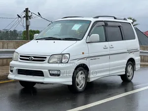 Photo - Toyota TownAce Noah 2000 Pearl