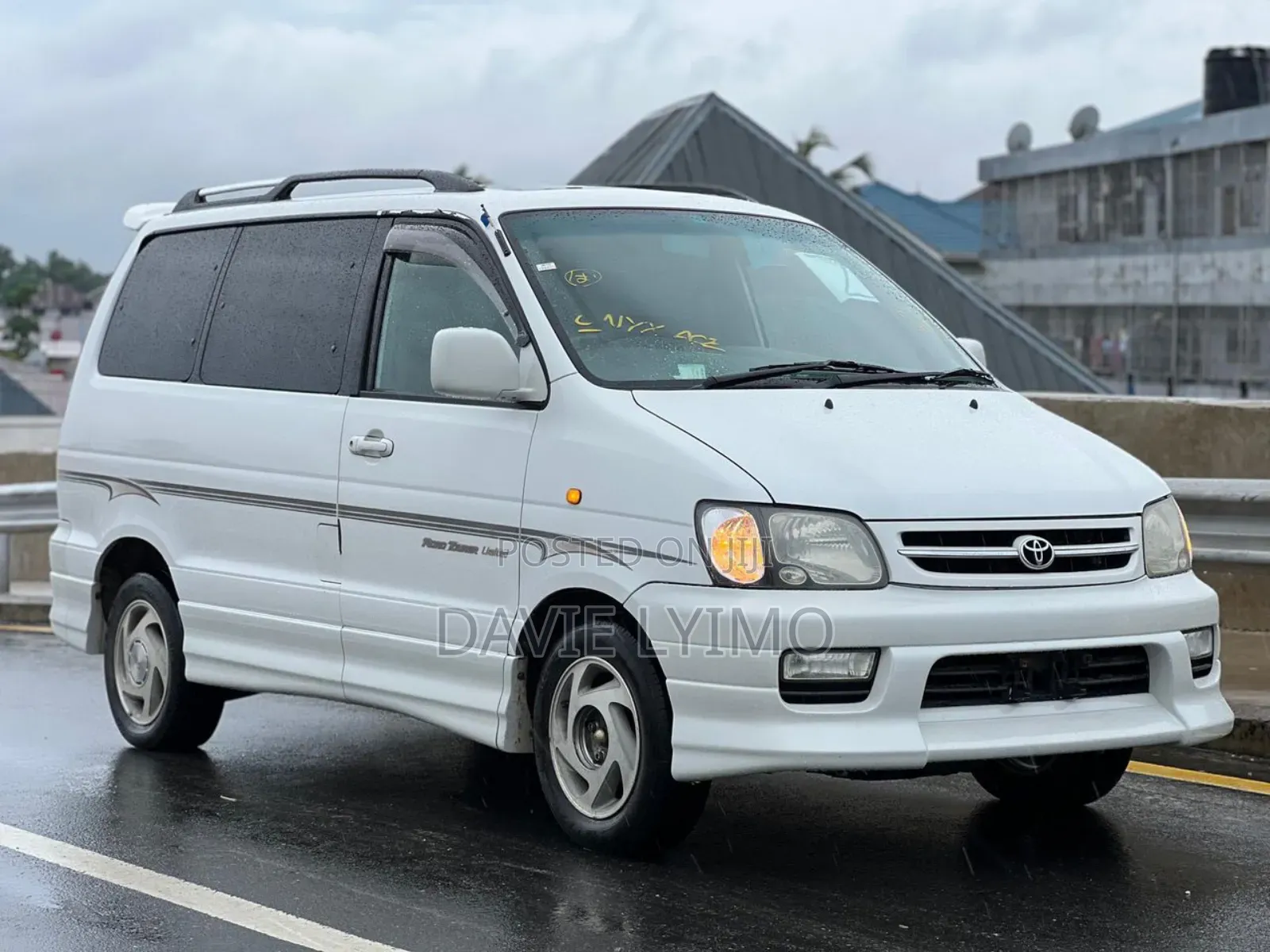 Toyota TownAce Noah 2000 Pearl