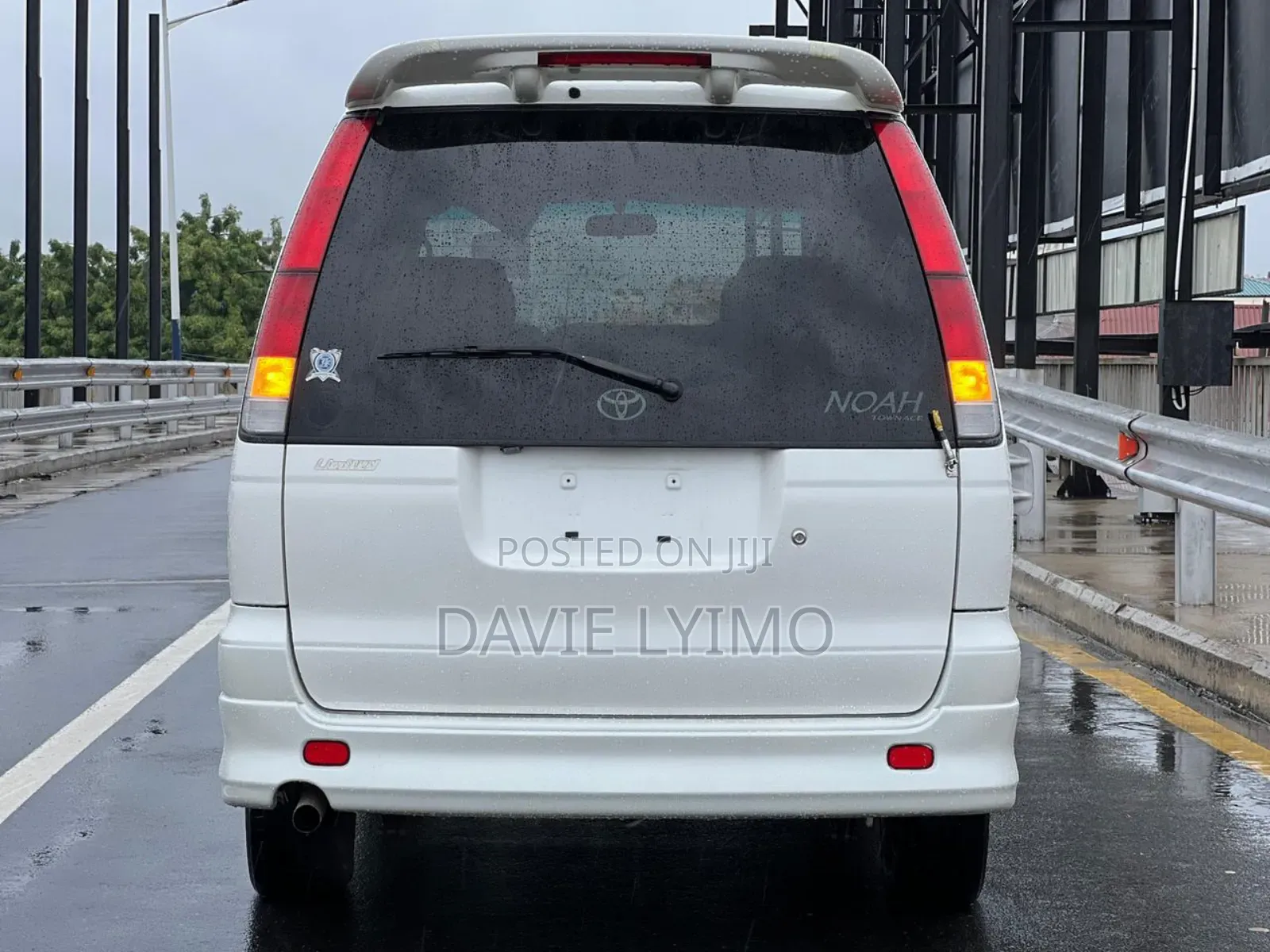Toyota TownAce Noah 2000 Pearl