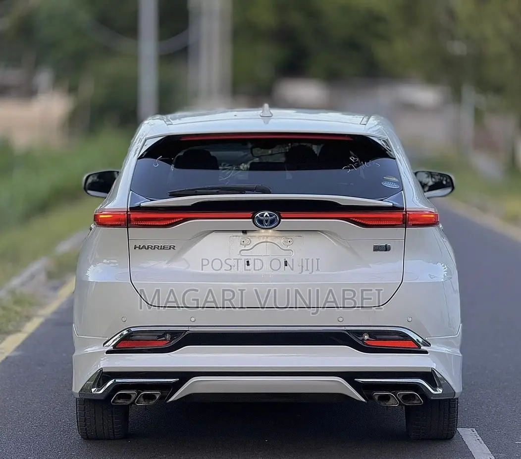 Toyota Harrier 2021 Off white