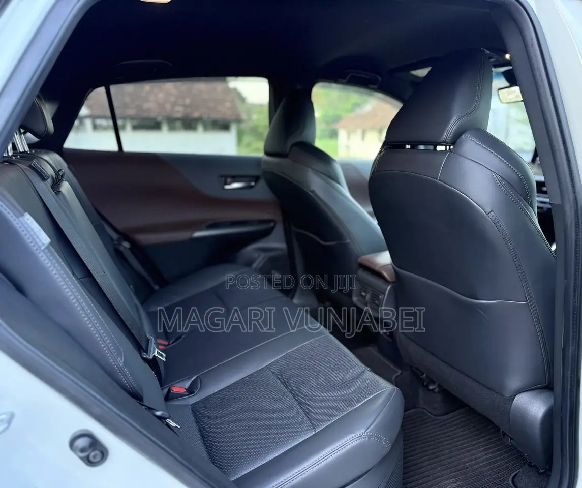 Toyota Harrier 2021 Off white