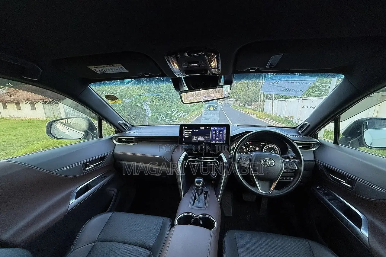 Toyota Harrier 2021 Off white