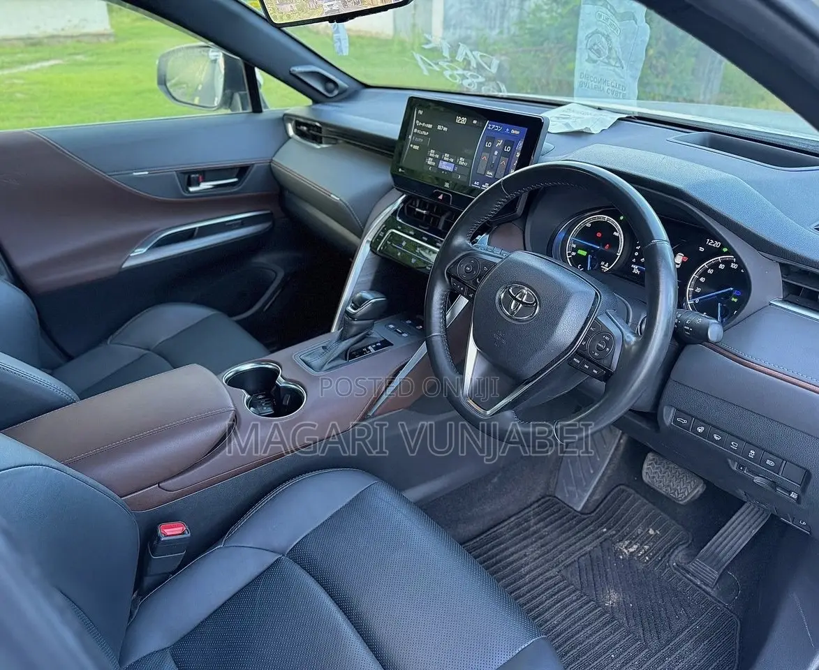 Toyota Harrier 2021 Off white
