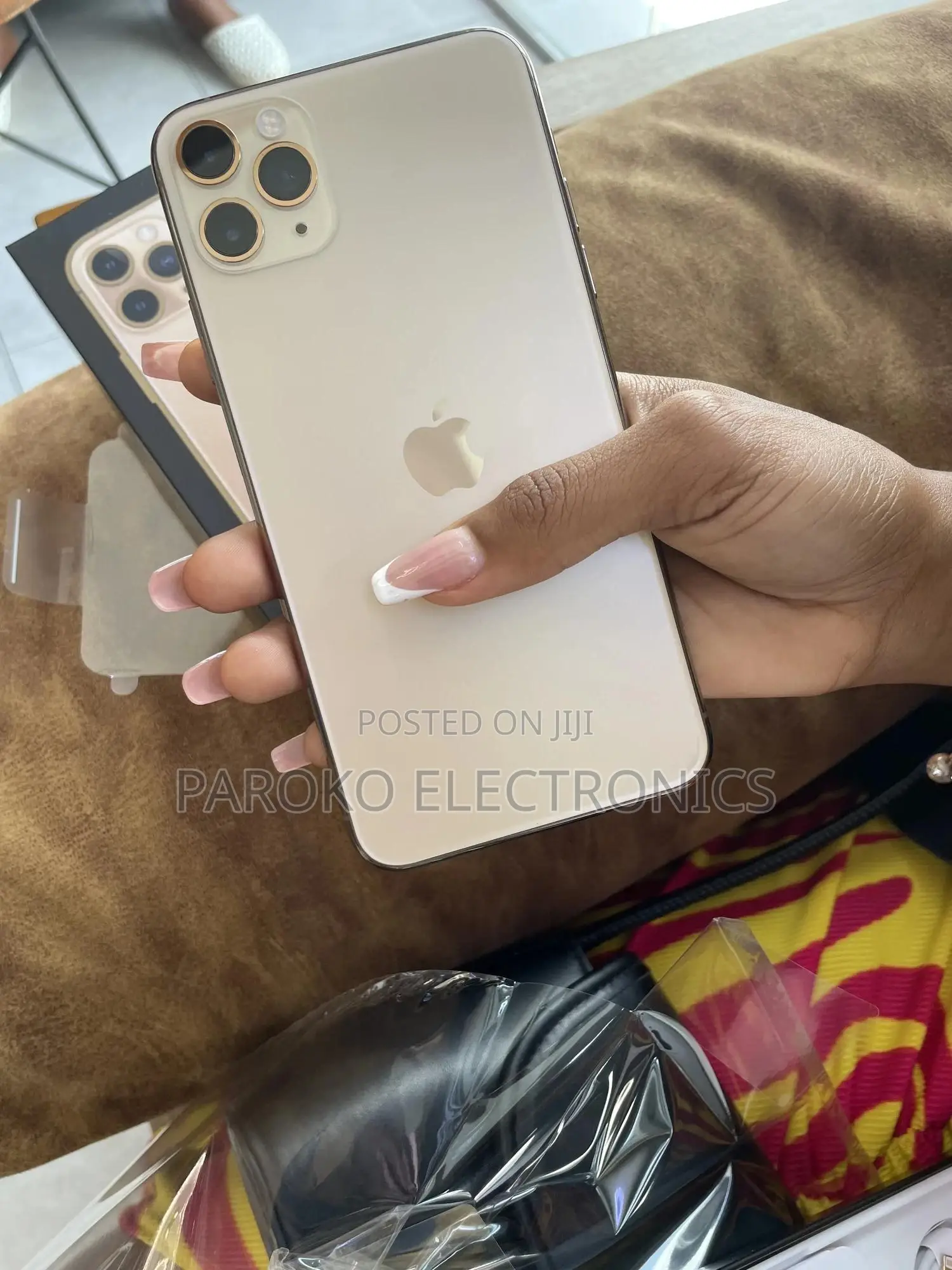 New Apple iPhone 11 Pro Max 64 GB Gold