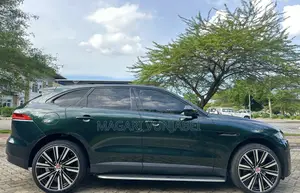 Jaguar F-Pace 2017 Green