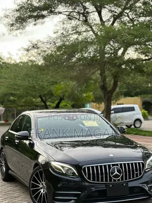 Mercedes-Benz 200E 2016 Black