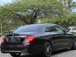 Mercedes-Benz 200E 2016 Black