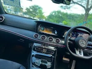 Mercedes-Benz 200E 2016 Black