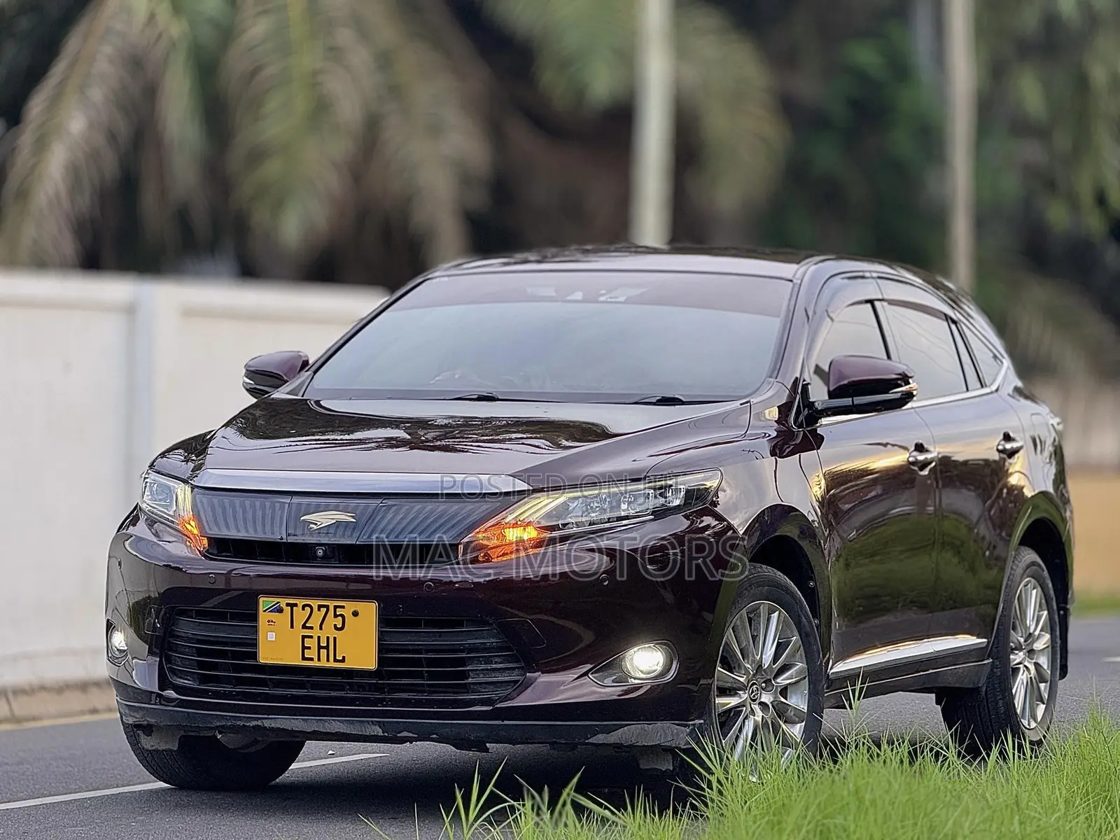 Toyota Harrier 2.0 2015 Black
