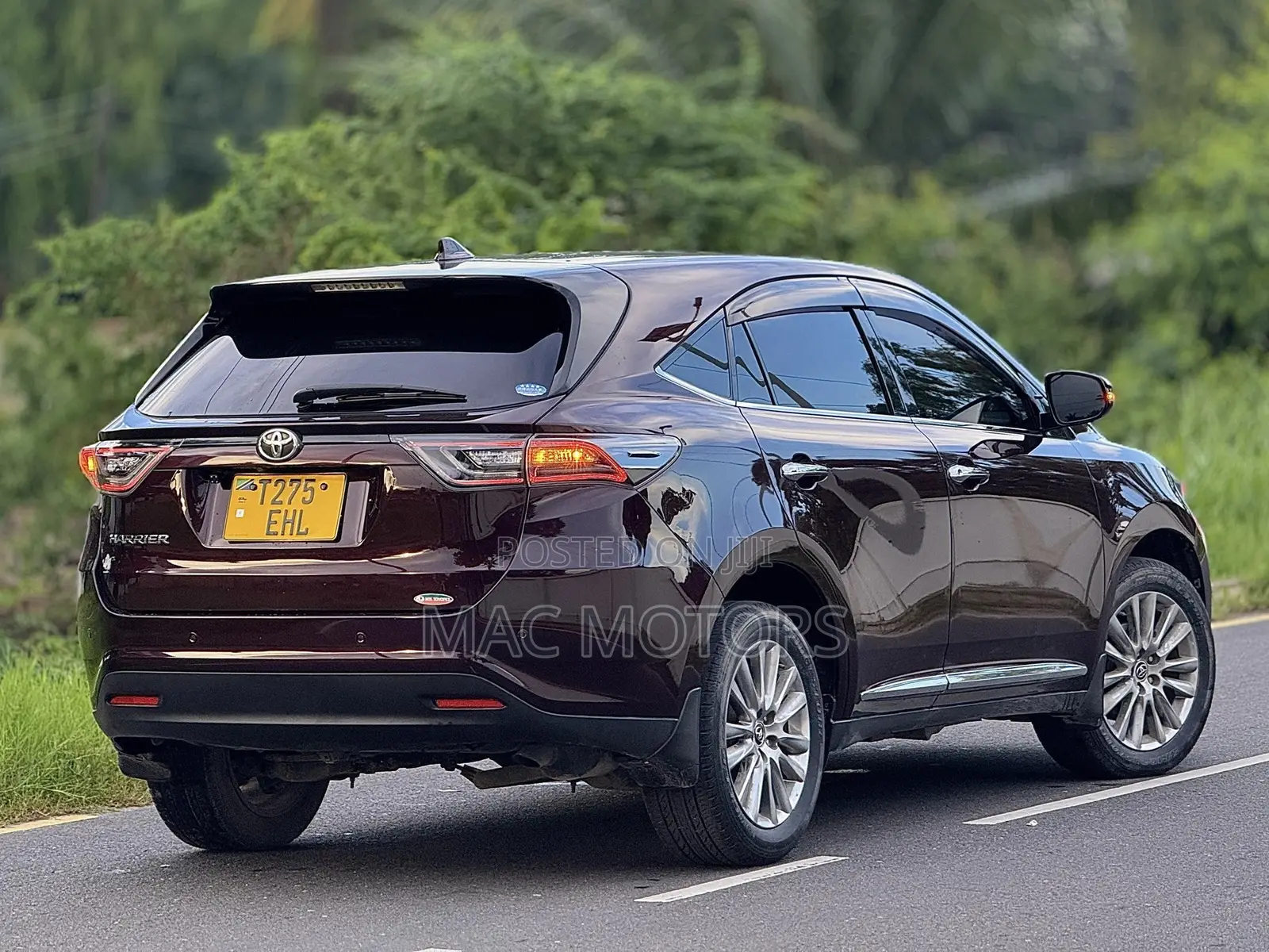 Toyota Harrier 2.0 2015 Black
