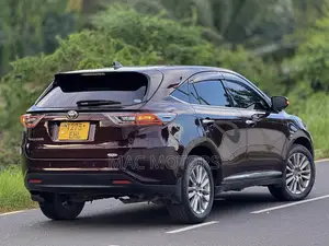 Toyota Harrier 2.0 2015 Black