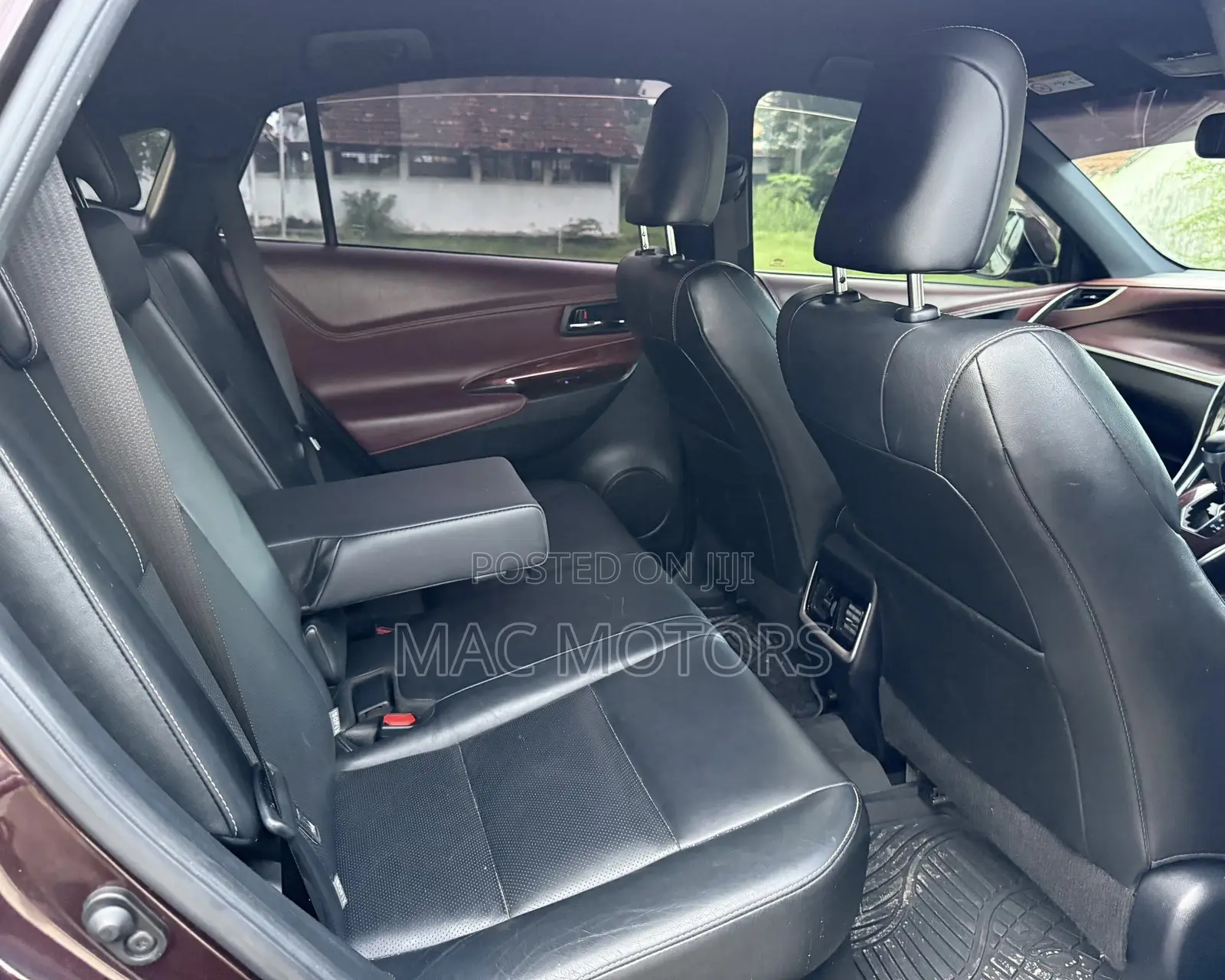 Toyota Harrier 2.0 2015 Black