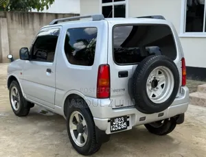 Suzuki Jimny 2000 Silver