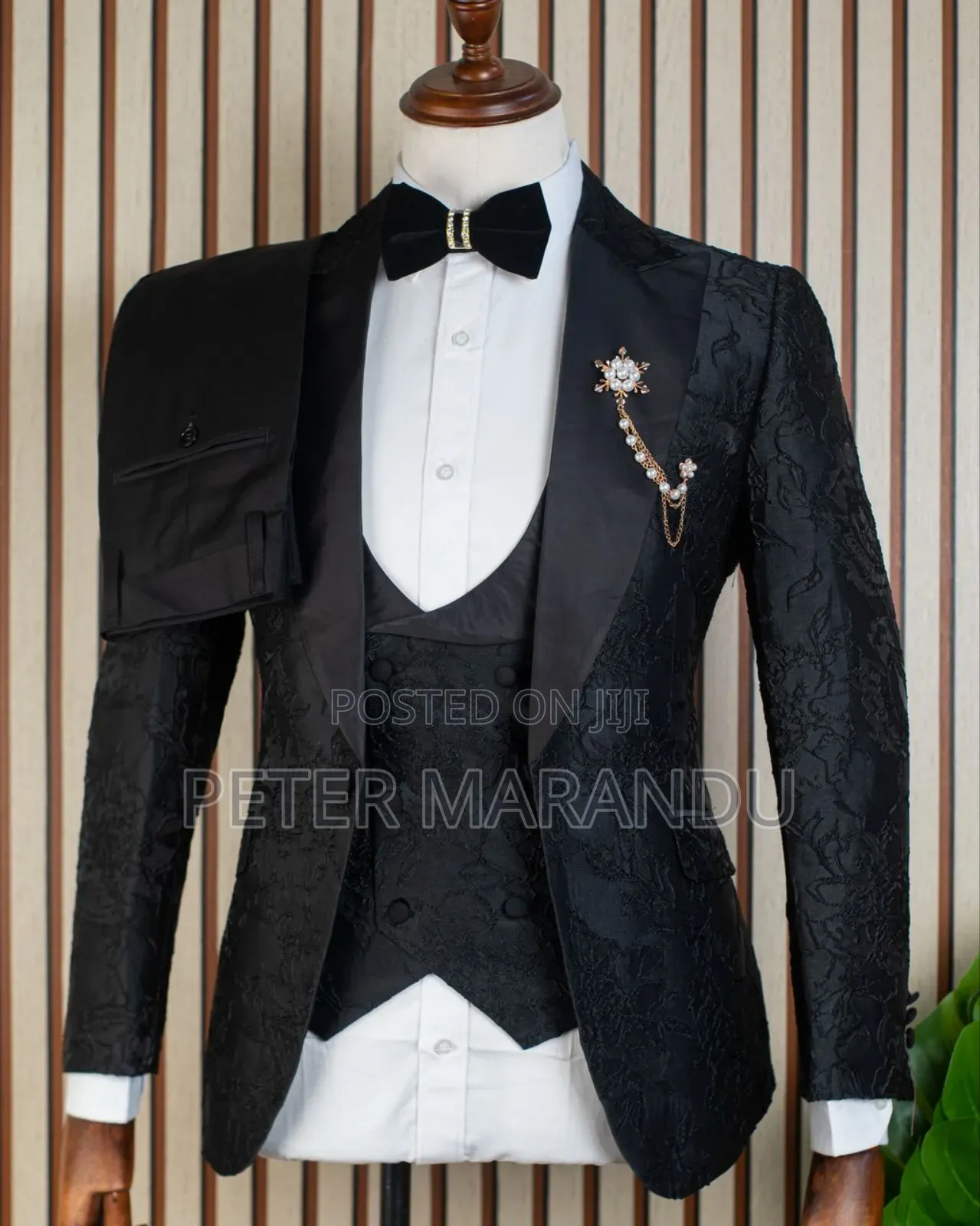 Nyeusi Suits Za Kiume