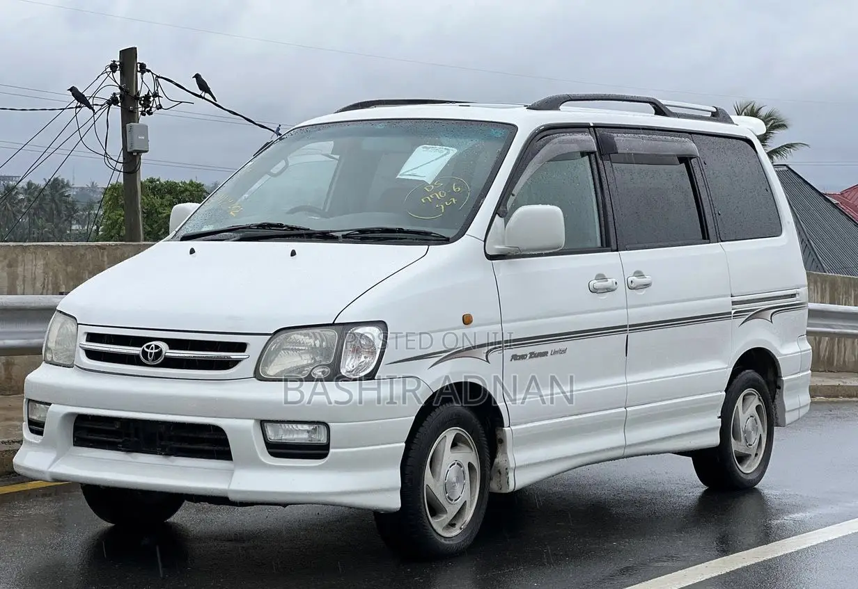 Toyota TownAce Noah 2000 White