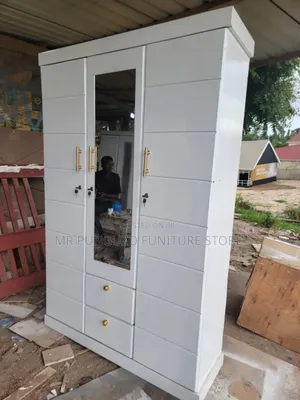Kabati Milango Mitatu