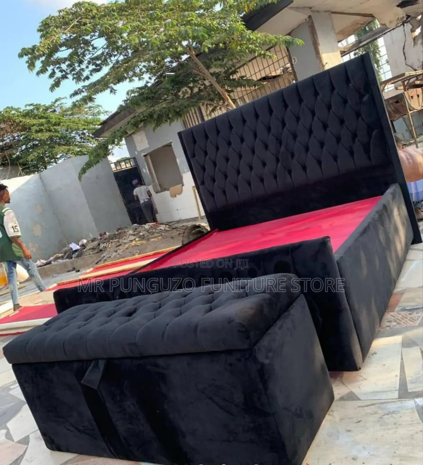 Bed Sofa Black 5/6 Na Bed Buff Yake Banch