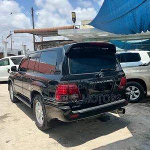 Toyota Land Cruiser 90 Automatic 2001 Black