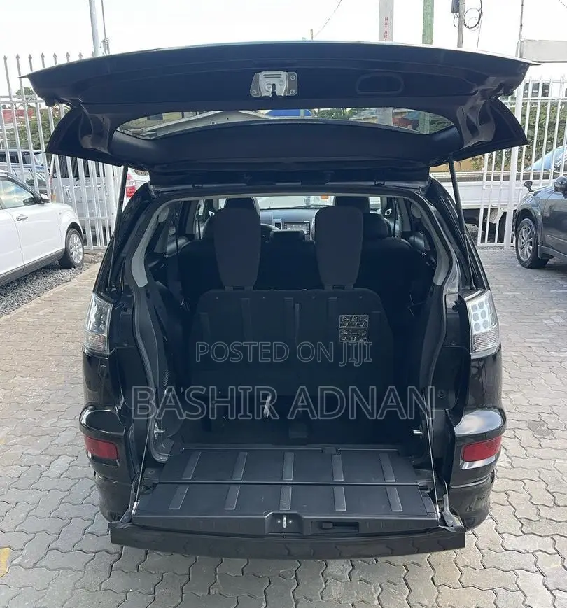 Mitsubishi Outlander ES 2011 Matt Black