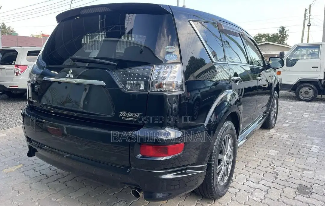 Mitsubishi Outlander ES 2011 Matt Black