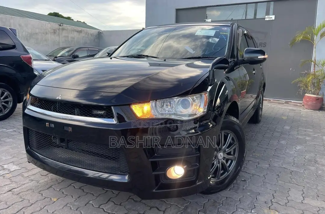 Mitsubishi Outlander ES 2011 Matt Black
