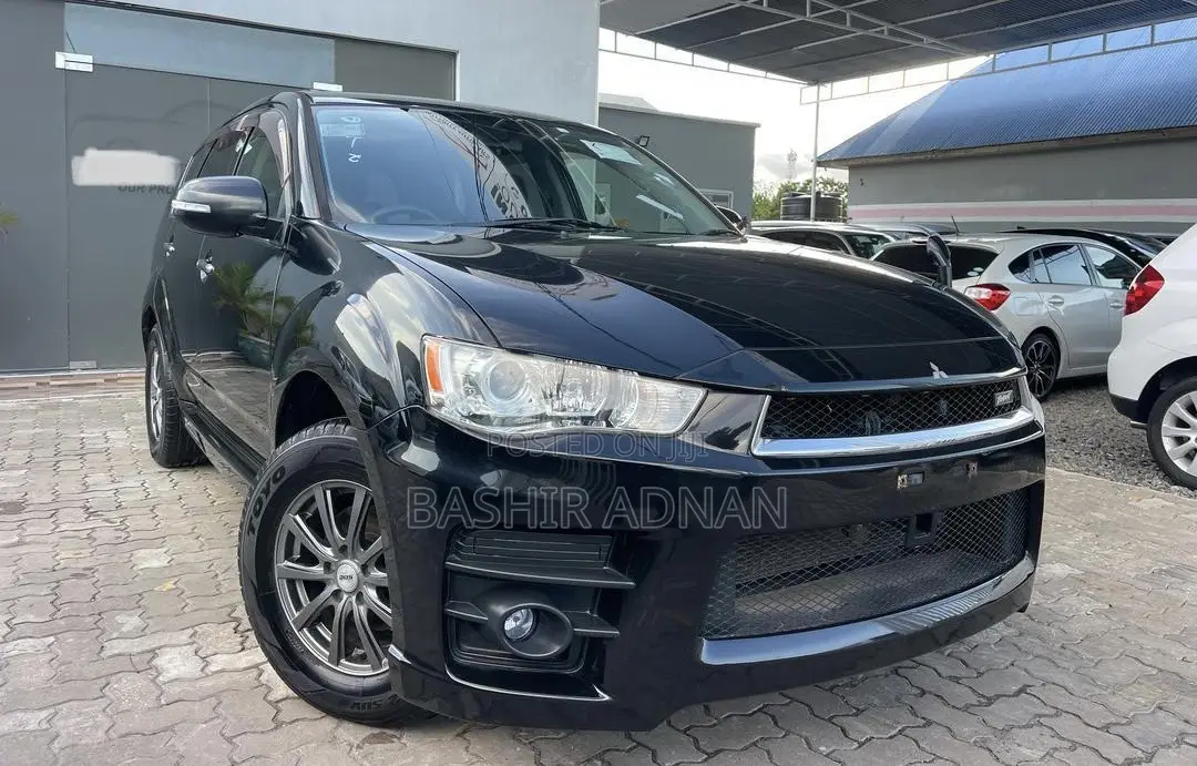 Mitsubishi Outlander ES 2011 Matt Black
