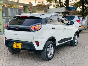 Tata Nexon 2021 White