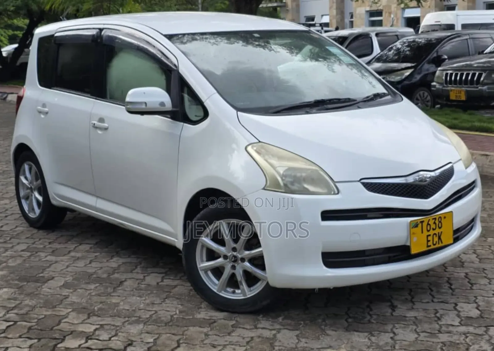 Toyota Ractis 2006 White
