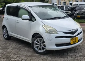 Toyota Ractis 2006 White