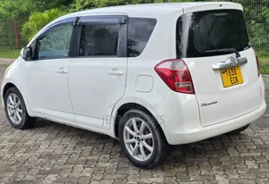 Toyota Ractis 2006 White
