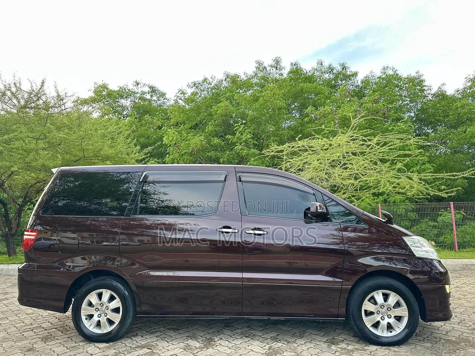 Toyota Alphard 2.4 Petrol FWD 2006 Burgundy
