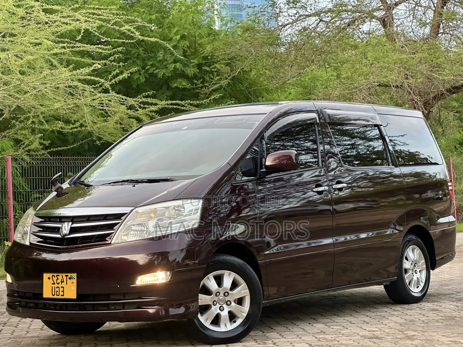 Toyota Alphard 2.4 Petrol FWD 2006 Burgundy