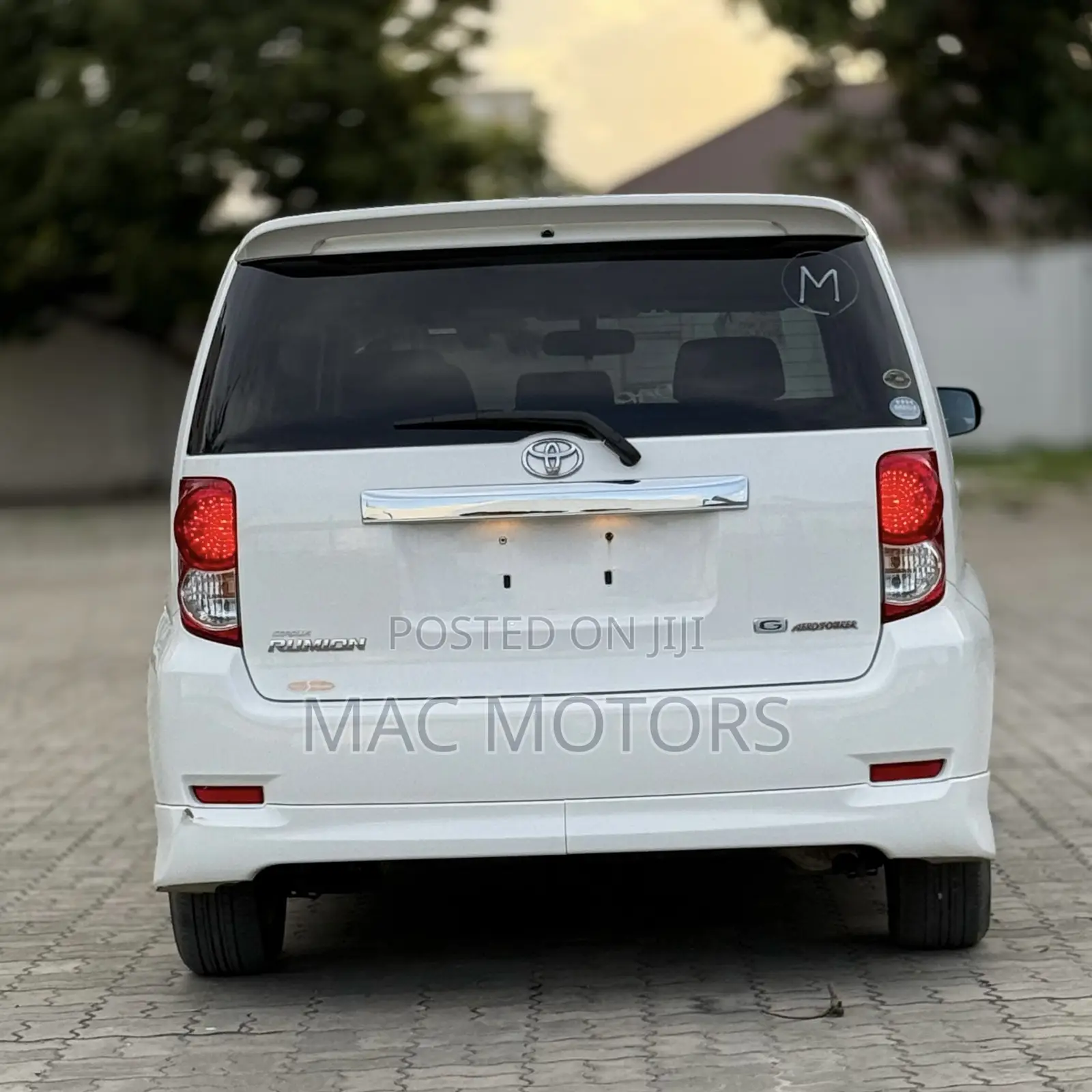 Toyota Corolla Rumion 2009 White