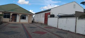 Godown 250sqm With 3 Bed Room House for Rent at Mapinga