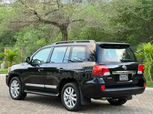Toyota Land Cruiser 2015 Black