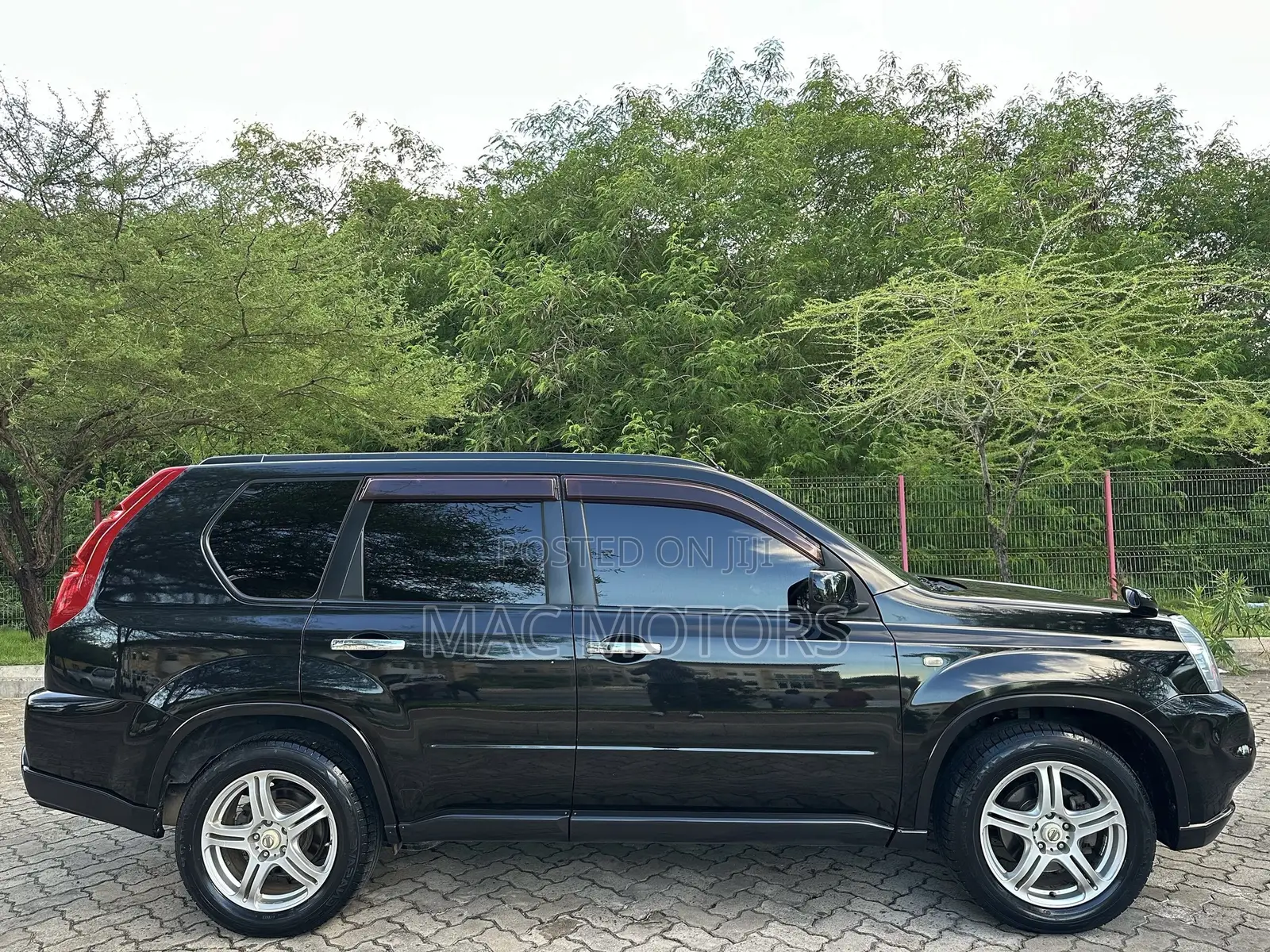 Nissan X-Trail 2.0 2008 Black